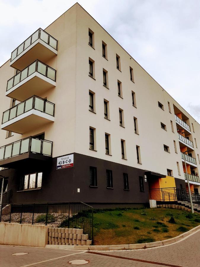 Apartament Na Kruczej Lubiń Esterno foto