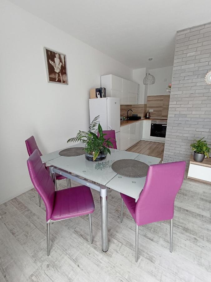 Apartament Na Kruczej Lubiń Esterno foto