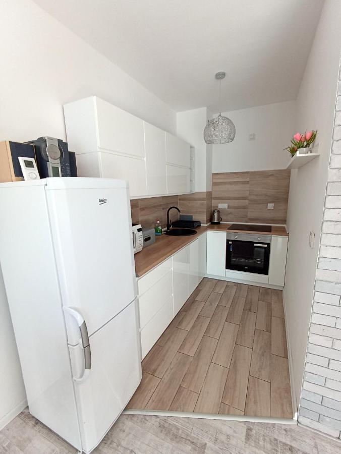 Apartament Na Kruczej Lubiń Esterno foto